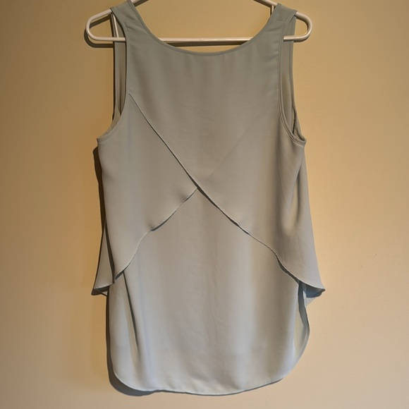 Four (4) Banana Republic tank tops - all size medium. - Picture 7 of 9